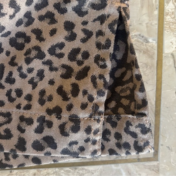 Chico’s Leopard Print No-Iron Blouse Size 2 (12) Coolmax All Season Top - Picture 7 of 13